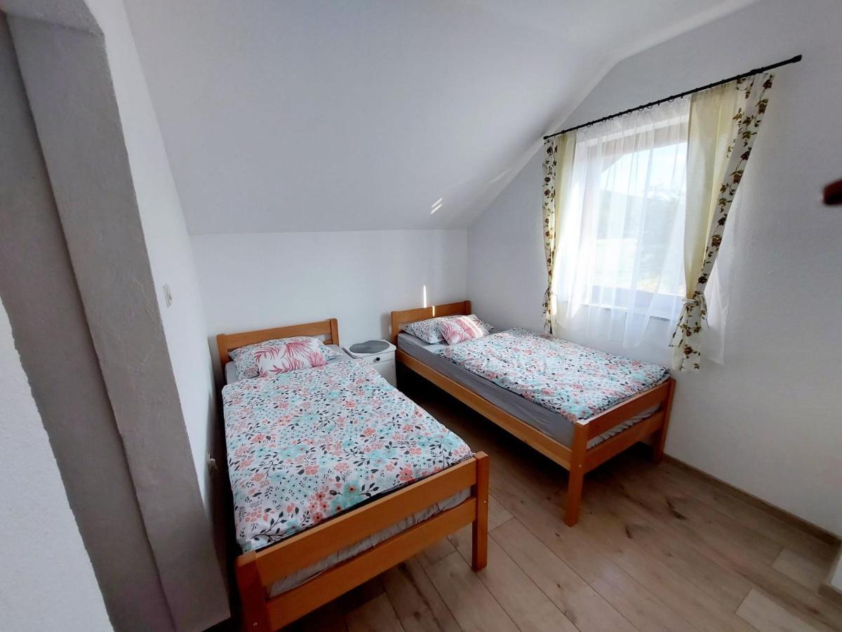 Apartman Rita Perusic Exteriör bild
