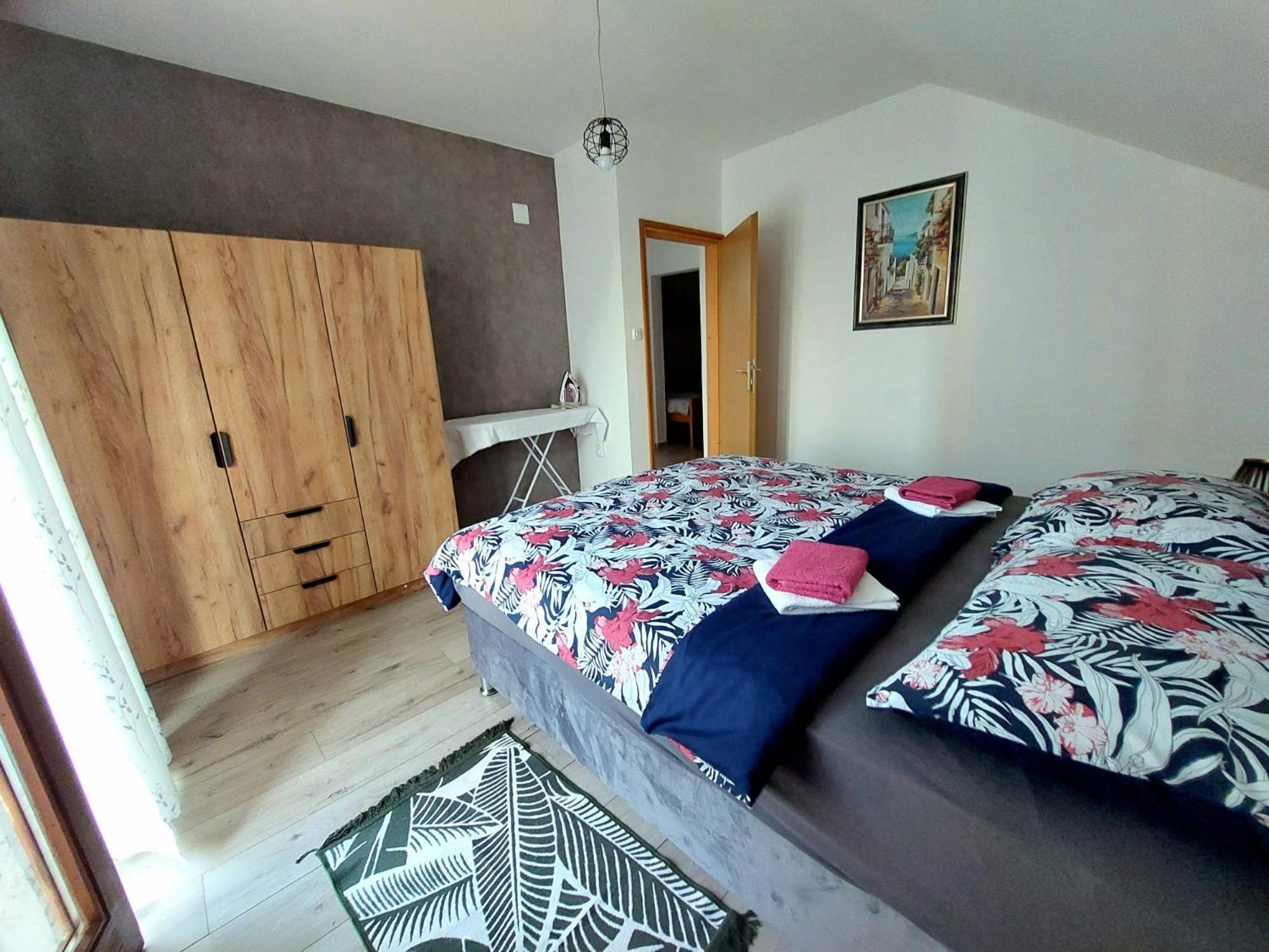 Apartman Rita Perusic Exteriör bild