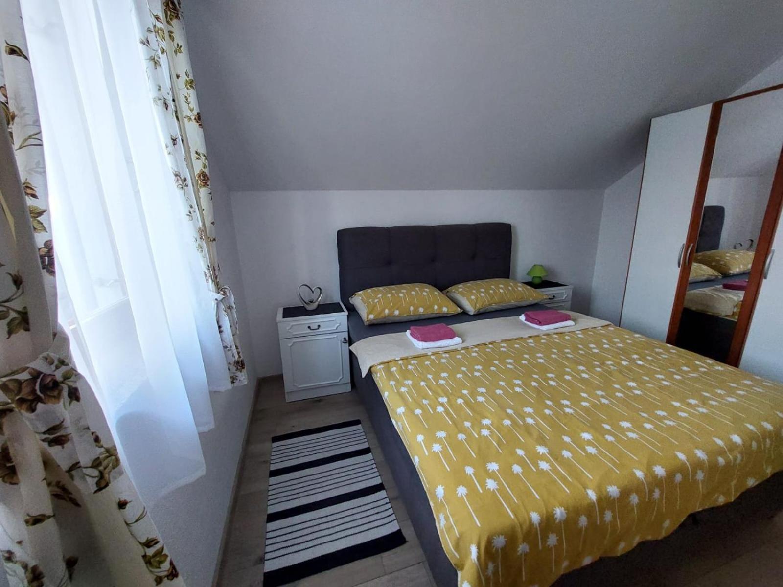 Apartman Rita Perusic Exteriör bild