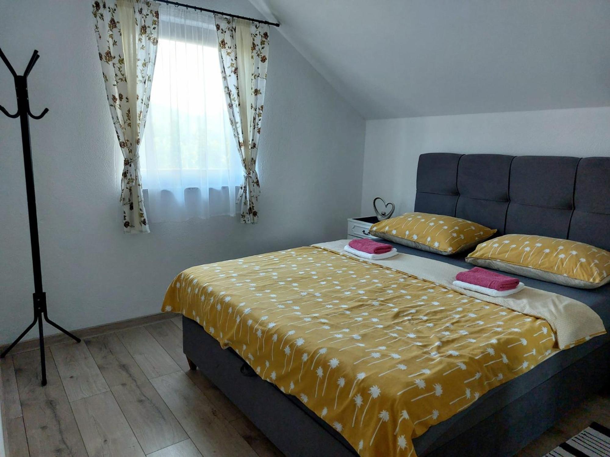 Apartman Rita Perusic Exteriör bild